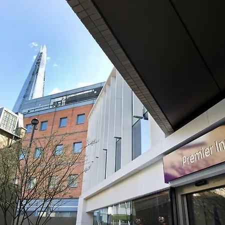 Premier Inn Southwark Borough High St-2