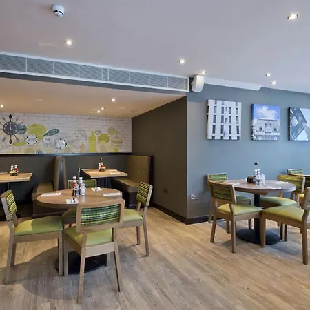 Premier Inn Southwark Borough High St-3